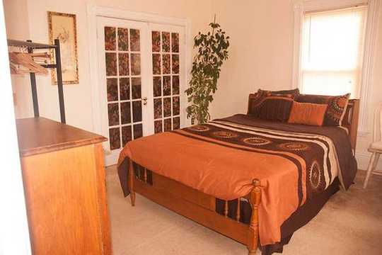 Furnished apartment, room for rent from Turkish house, turks in boston